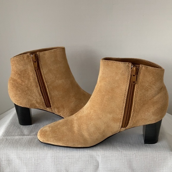 Aj Valenci Cream Suede Ankle Booties Size 5.5M - Picture 7 of 8